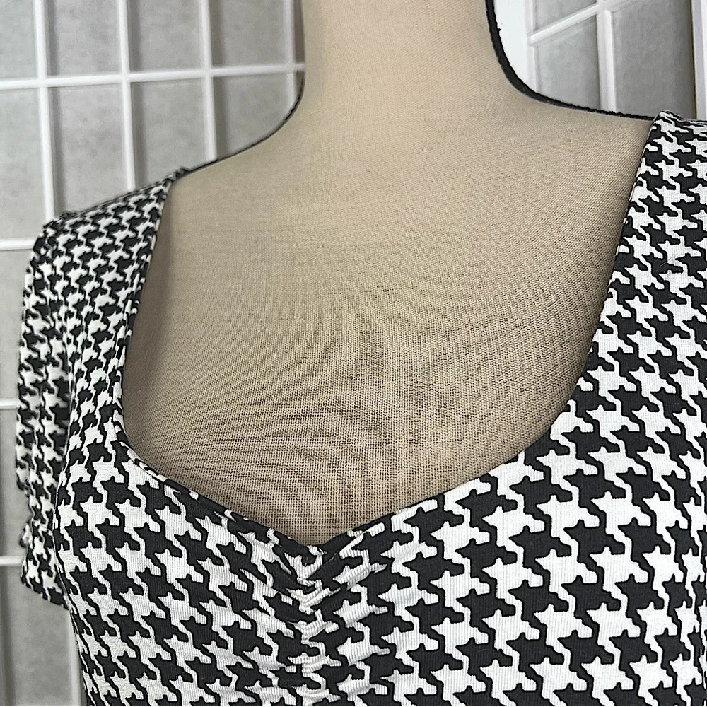 OBEY Houndstooth Mini Dress | Stretch Knit Cap Sleeve | Sz Small HOST PICK! NWOT